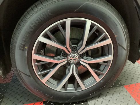 Used 2019 Volkswagen Tiguan SE AWD/4WD image 22