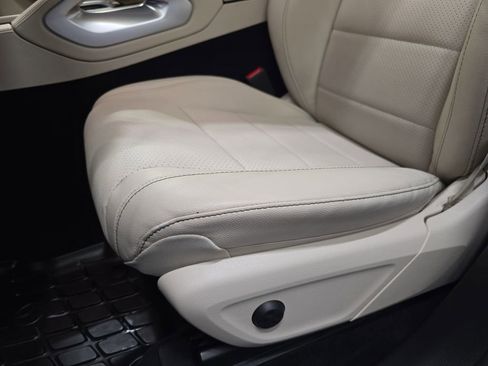 Certified 2022 Mercedes-Benz GLE 350 4MATIC w/ Premium Package image 31