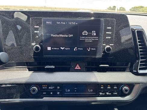 Certified 2025 Kia Sportage LX FWD image 32