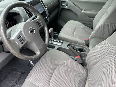 Used 2019 Nissan Frontier SV image 4