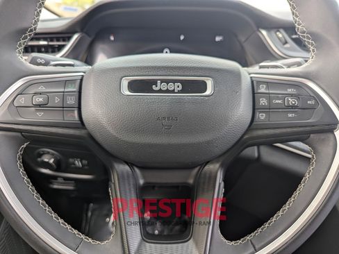 Used 2023 Jeep Grand Cherokee L Laredo AWD/4WD image 13
