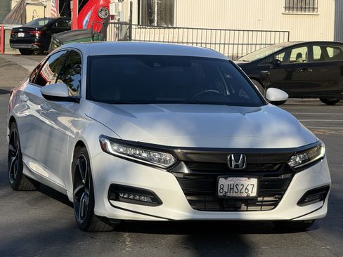 Used 2019 Honda Accord Sport image 3
