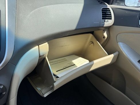 Used 2012 Hyundai Accent GLS FWD image 19