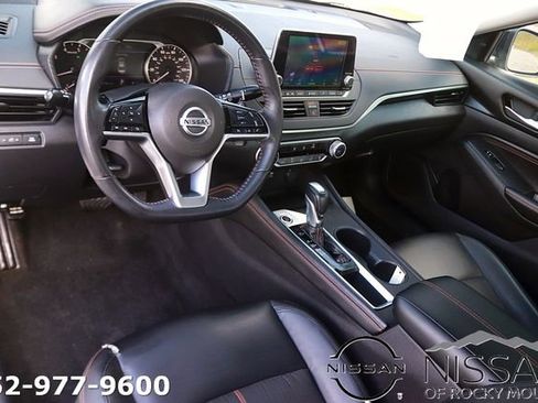 Used 2019 Nissan Altima 2.5 SR FWD image 13