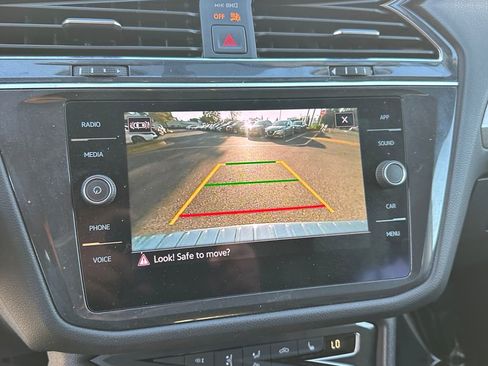 Used 2021 Volkswagen Tiguan SEL image 24