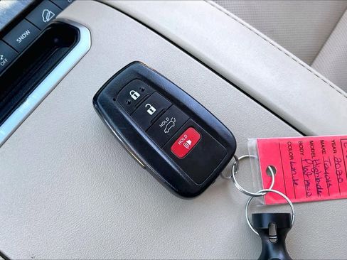 Used 2020 Toyota Highlander Platinum image 15