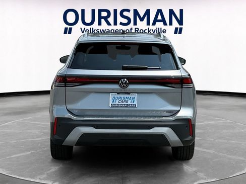 Used 2025 Volkswagen Tiguan SE AWD/4WD image 5