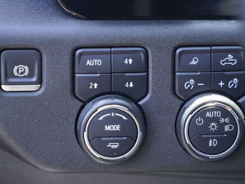 Used 2024 Chevrolet Silverado 1500 High Country AWD/4WD image 19