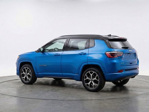 Used 2025 Jeep Compass Limited AWD/4WD image 6