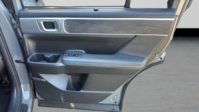 Used 2025 Hyundai Santa Fe Limited FWD image 30