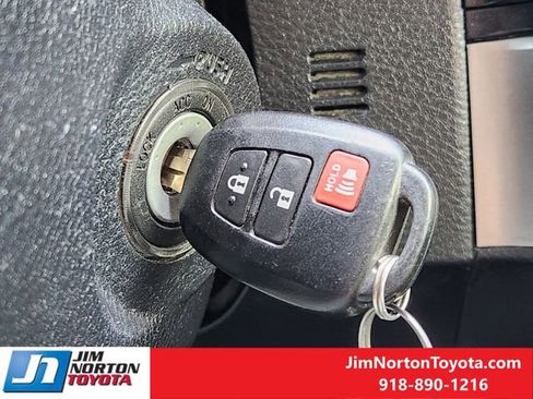 Used 2020 Toyota Tacoma SR w/ SR Convenience Package RWD image 22