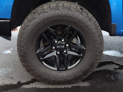 Used 2024 Chevrolet Silverado 1500 LT Trail Boss w/ Convenience Package II AWD/4WD image 30