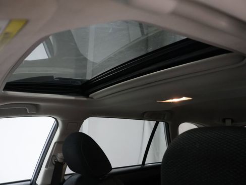 Used 2017 Subaru Outback 2.5i Premium image 9