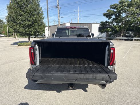 Used 2024 GMC Sierra 3500 Denali w/ Denali Reserve Package AWD/4WD image 9