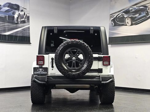 Used 2017 Jeep Wrangler Unlimited Sahara AWD/4WD image 28