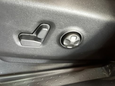 New 2026 Chrysler Pacifica Select image 17