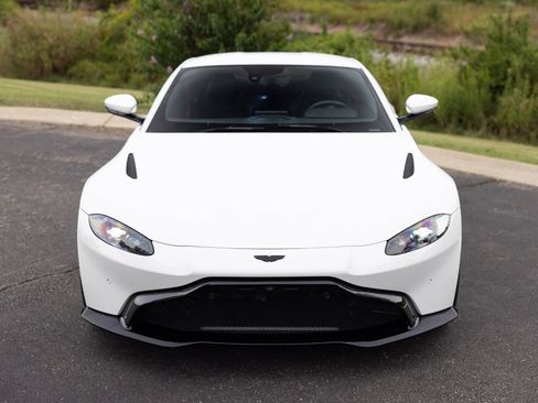 Used 2021 Aston Martin V8 Vantage Coupe image 13