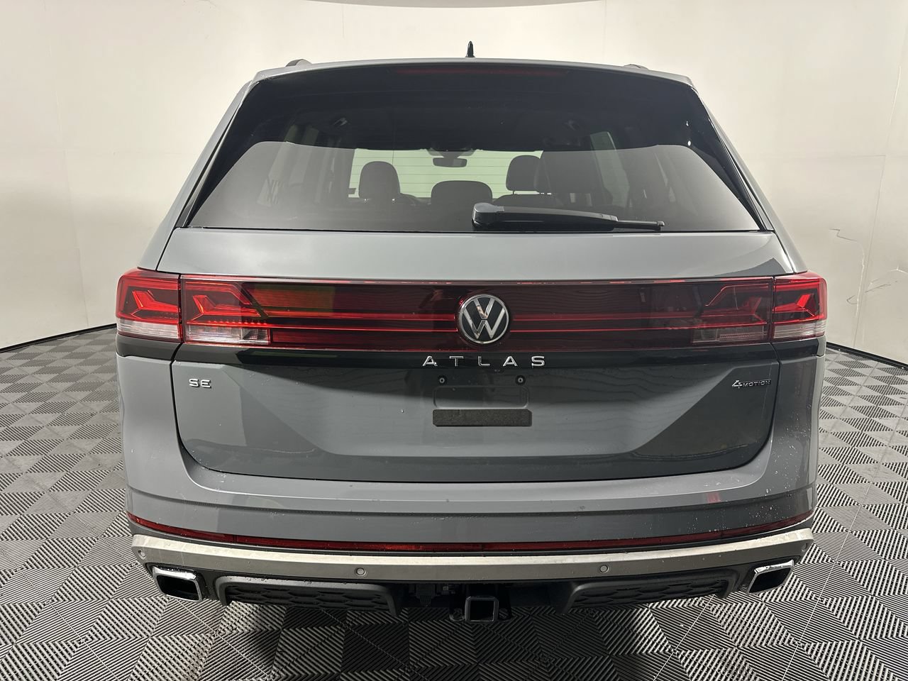 Used 2024 Volkswagen Atlas Peak Edition SE AWD/4WD image 20