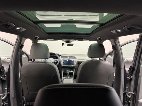 Used 2022 Volkswagen Tiguan SE R-Line AWD/4WD image 30