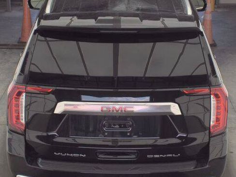 Used 2023 GMC Yukon Denali AWD/4WD image 4