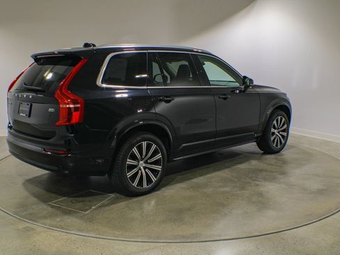 Used 2023 Volvo XC90 B5 Core w/ Climate Package AWD/4WD image 5