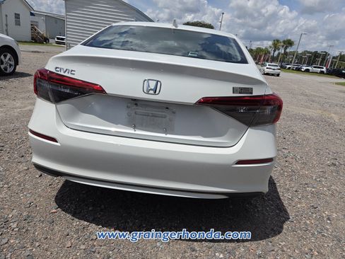 Used 2022 Honda Civic EX image 8
