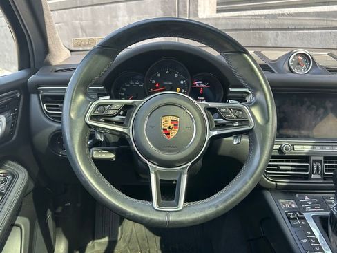 Certified 2019 Porsche Macan image 25