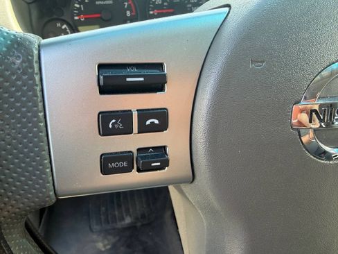 Used 2014 Nissan Frontier SV w/ SV Value Truck Package AWD/4WD image 27