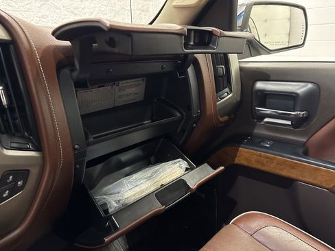 Used 2018 Chevrolet Silverado 1500 High Country image 27