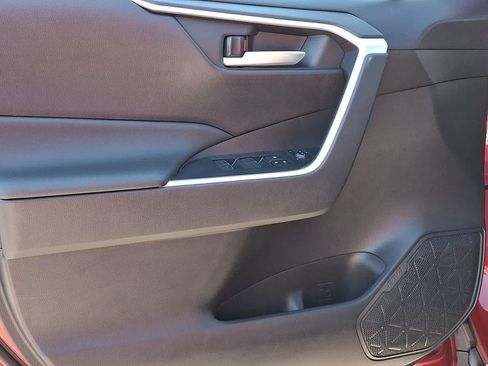 Certified 2025 Toyota RAV4 XLE AWD/4WD image 15