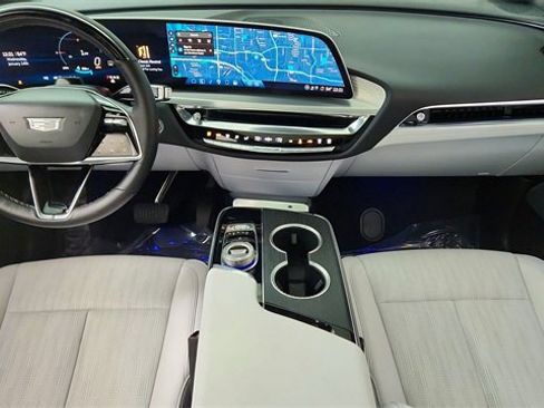 Used 2025 Cadillac Lyriq Luxury image 88
