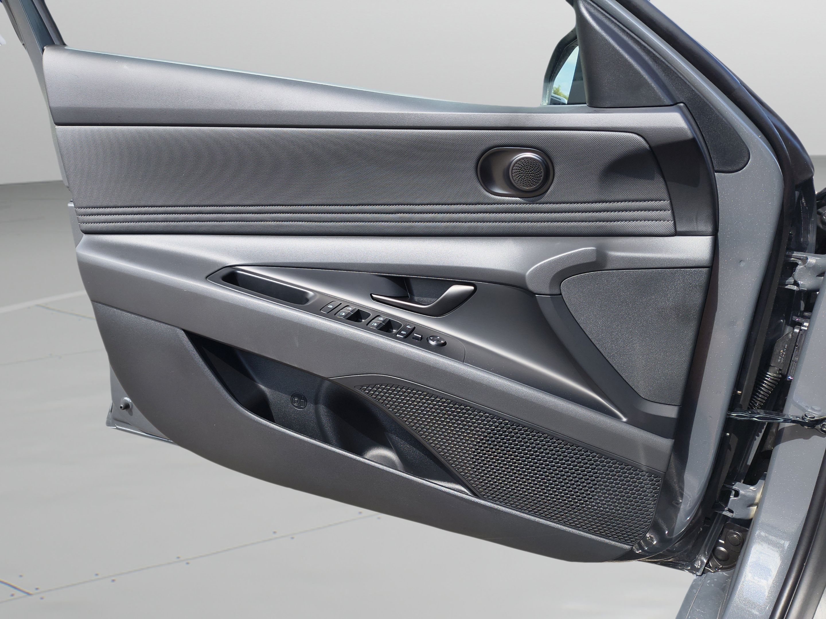 New 2026 Hyundai Elantra SEL Sport FWD image 22