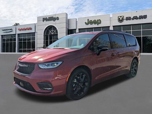 New 2026 Chrysler Pacifica Limited w/ S Appearance Package FWD image 8