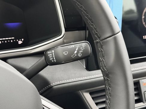 New 2026 Volkswagen Taos SE FWD image 15
