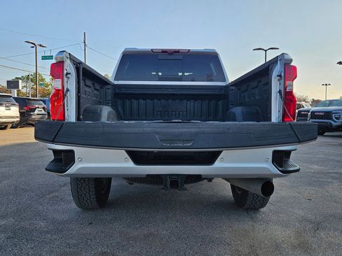 Used 2023 Chevrolet Silverado 2500 High Country image 4