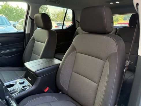 Used 2019 Chevrolet Traverse LT image 12