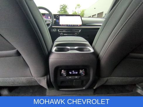 Certified 2024 Chevrolet Traverse LT w/ Trailering Package AWD/4WD image 21