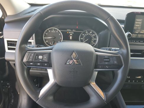 Used 2024 Mitsubishi Outlander ES image 19
