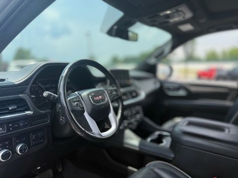 Used 2021 GMC Yukon XL SLT w/ SLT Luxury Plus Package AWD/4WD image 21