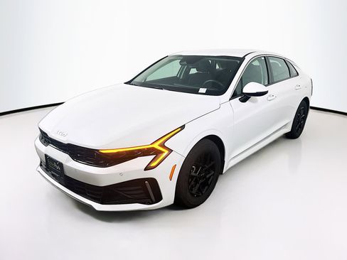 Used 2025 Kia K5 LXS image 3