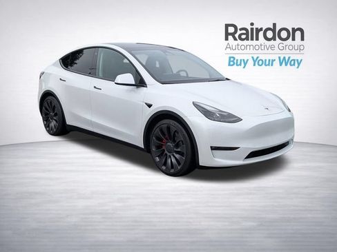 Used 2023 Tesla Model Y Long Range AWD/4WD image 1