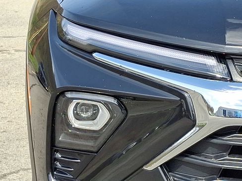 Used 2025 Chevrolet TrailBlazer LT w/ LT Cold Weather Package image 9