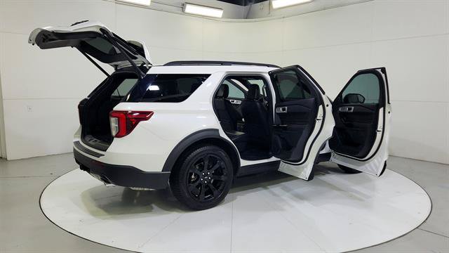 Used 2024 Ford Explorer ST-Line w/ Class IV Trailer Tow Package RWD image 32