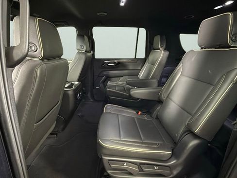 Certified 2025 Chevrolet Suburban Premier image 23