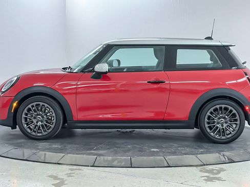 Certified 2025 MINI Cooper 2-Door Hardtop FWD image 5