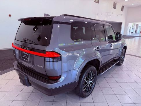 Used 2024 Lexus GX 550 w/ Accessory Package (2T) AWD/4WD image 17
