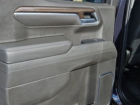 Used 2022 Chevrolet Silverado 1500 LT w/ Safety Package image 17