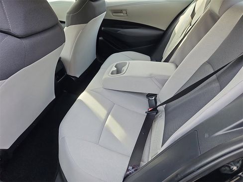 Used 2022 Toyota Corolla LE image 25