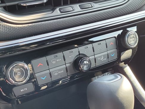 New 2026 Jeep Compass Limited image 28