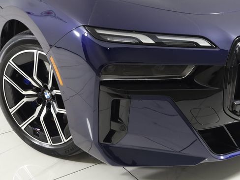 Used 2023 BMW 760i xDrive image 20